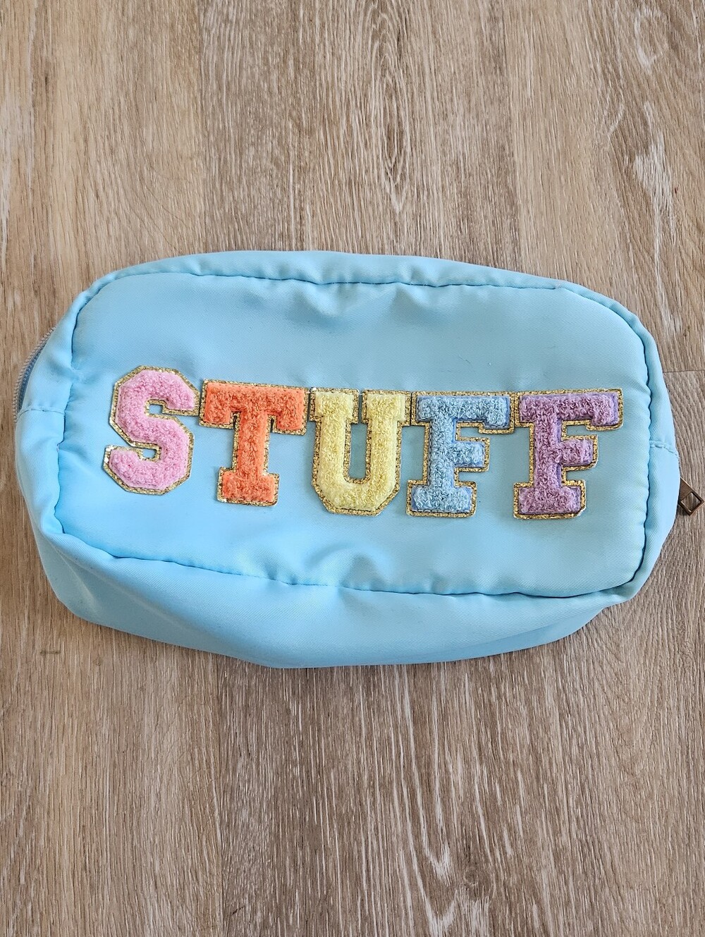 Cute chenille patch "stuff" cosmetic zipper travel bag organizer. Blue multi.